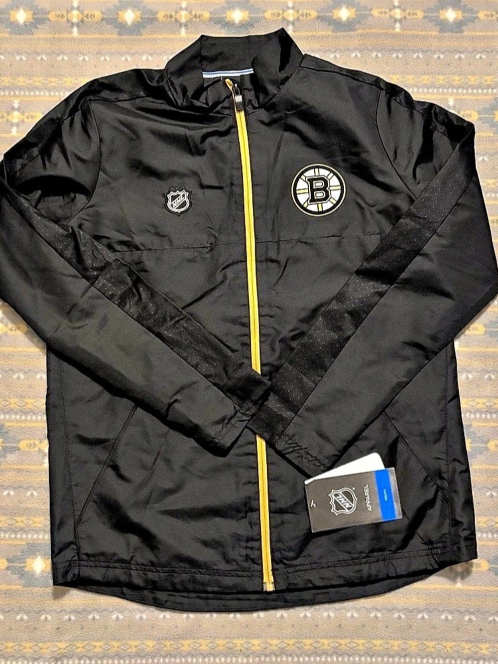 NHL Boston Bruins NHL jacket Youth Large Bruins Jacket NWT
